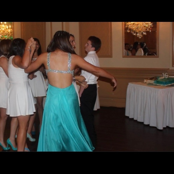 Beautiful blue sequin sweet sixteen/ prom dress - Picture 7 of 7